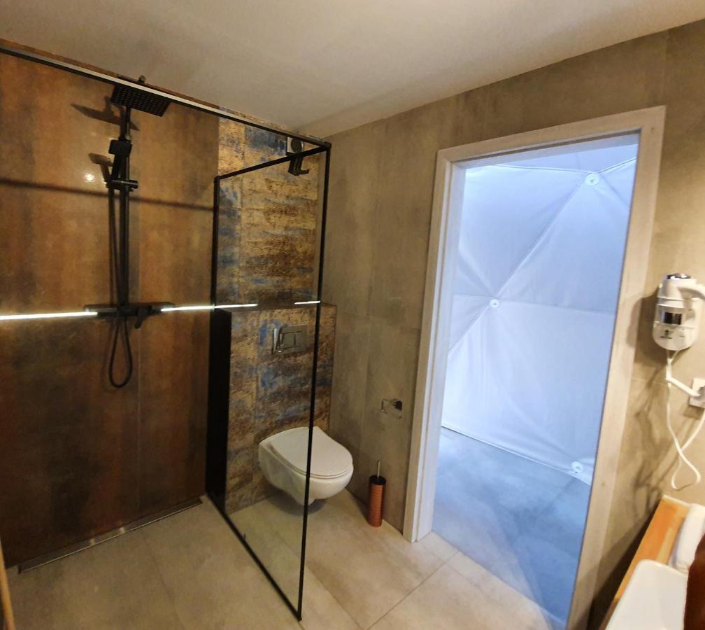 Podniebny Glamping Hotel Borsk Eksteriør billede